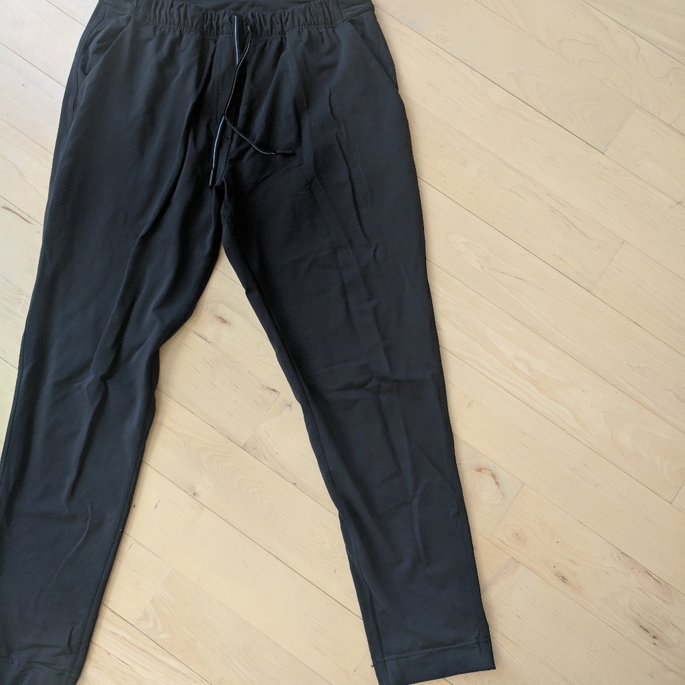 Lululemon Jet Crop Slim Sz 4 Black